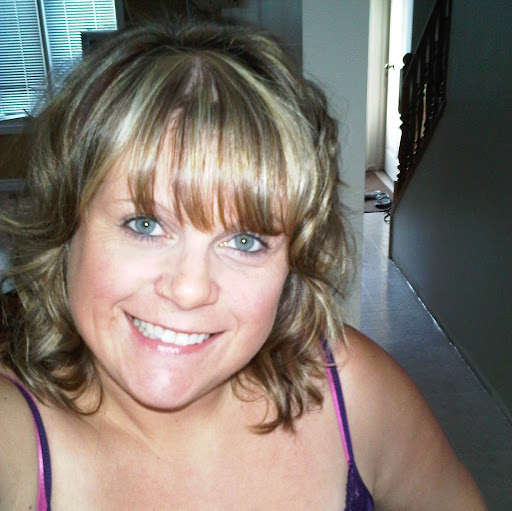 Lisa Hahn Photo 12