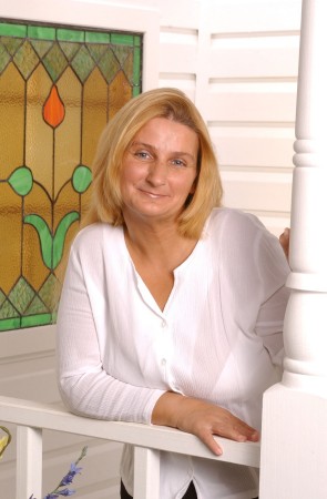 Brenda Adams Photo 32