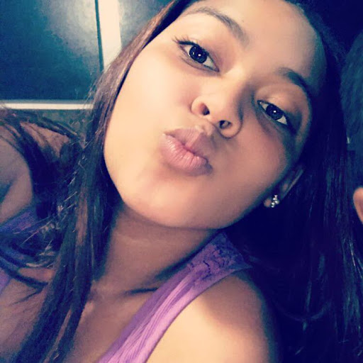 Nicole Baez Photo 34