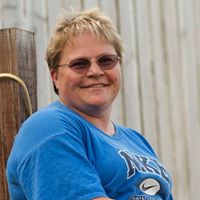 Linda Putz Photo 23