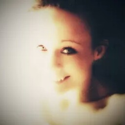 Amanda Meadows Photo 17
