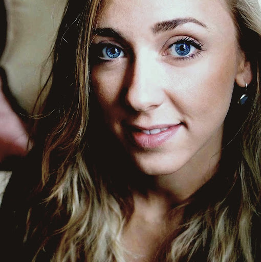 Eleanor Howe Photo 8