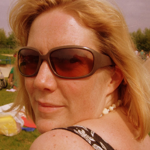 Joanne Edwards Photo 29