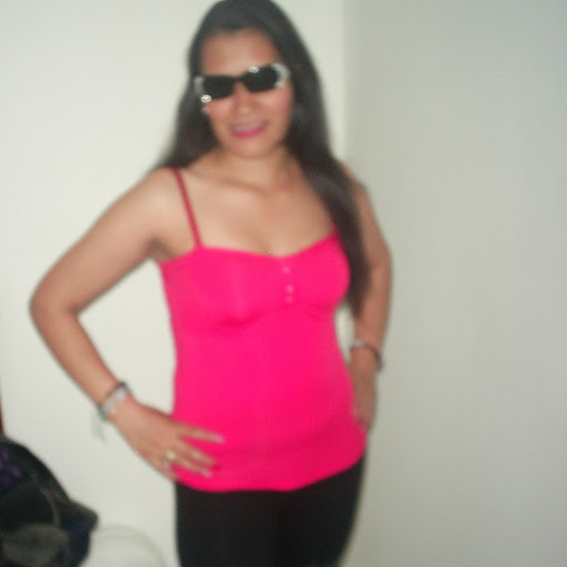 Flor Ruiz Photo 32