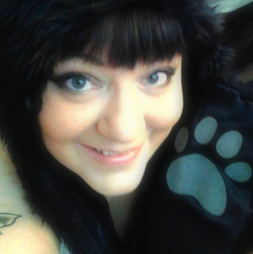 Lisa Monk Photo 12