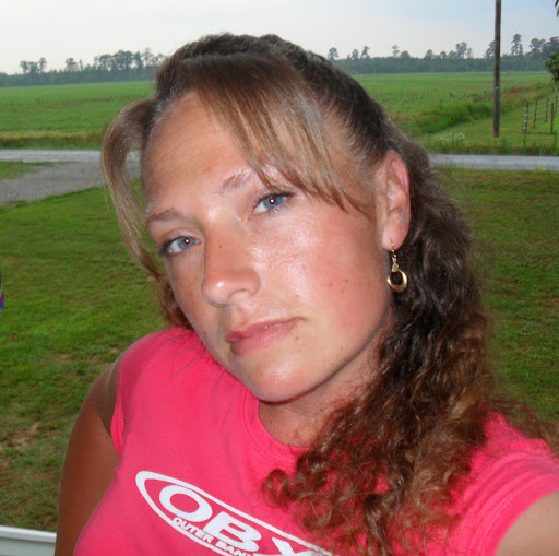 Danielle Perkins Photo 20