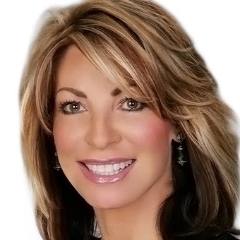 Julie Everhart Photo 15