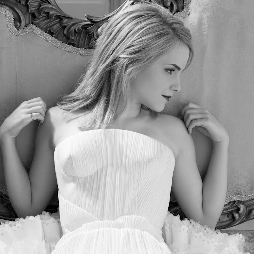 Lisa Granger Photo 43