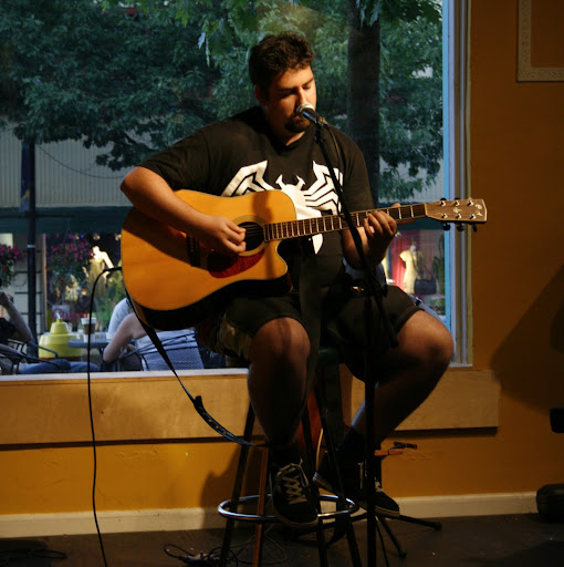 Robert Thomson Photo 18