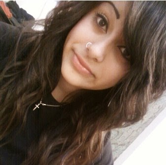 April Flores Photo 20
