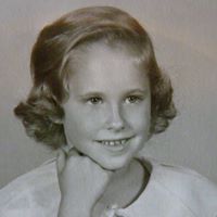 Elizabeth Purcell Photo 39
