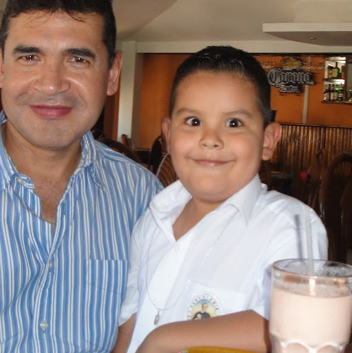 Miguel Rosales Photo 35