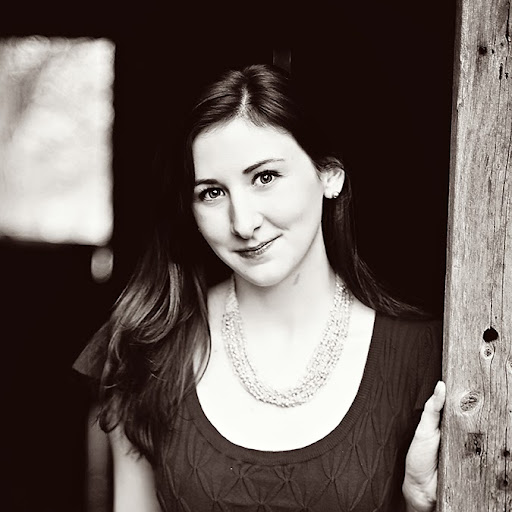 Lauren Riley Photo 15