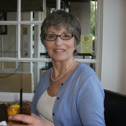 Caroline Clark Photo 25