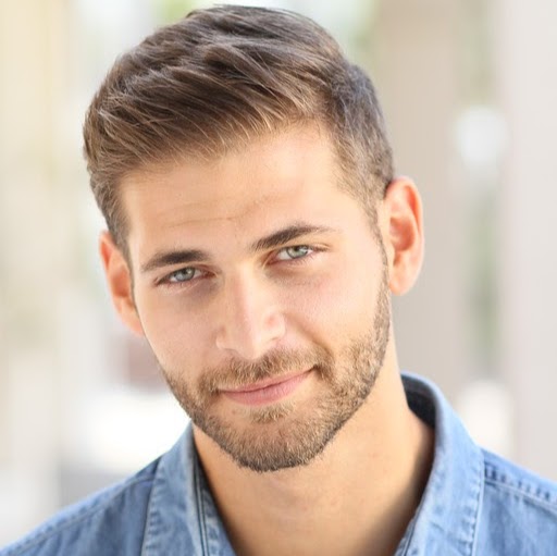 Alex Davis Photo 22