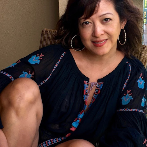 Angela Torres Photo 16