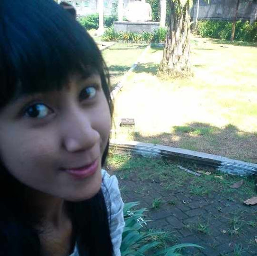 Anna Fernandez Photo 12