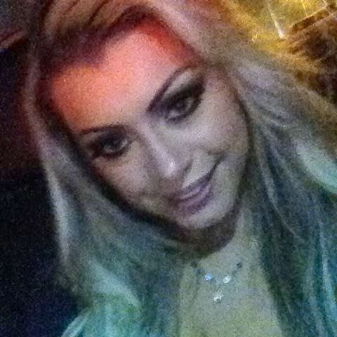 Helen Andrade Photo 23