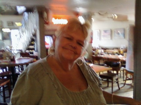 Debbie Schultz Photo 22