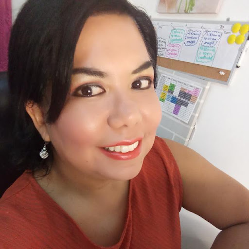 Angela Valdivia Photo 19