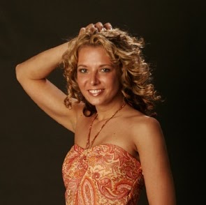 Julia Beatty Photo 25