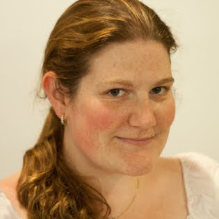 Amanda Weiss Photo 40
