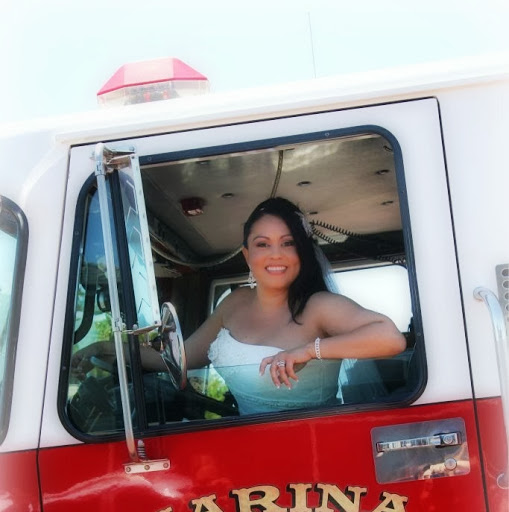 Angela Martinez Photo 43