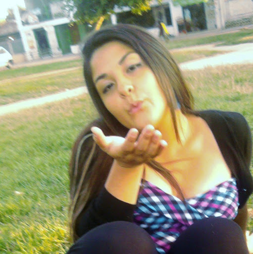 Jennifer Pizarro Photo 31