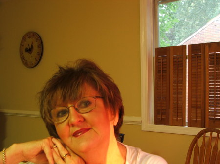 Lynda Henderson Photo 30