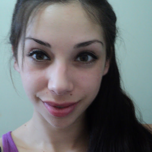 Victoria Valdivia Photo 23