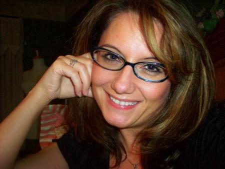 Lisa Abbott Photo 32