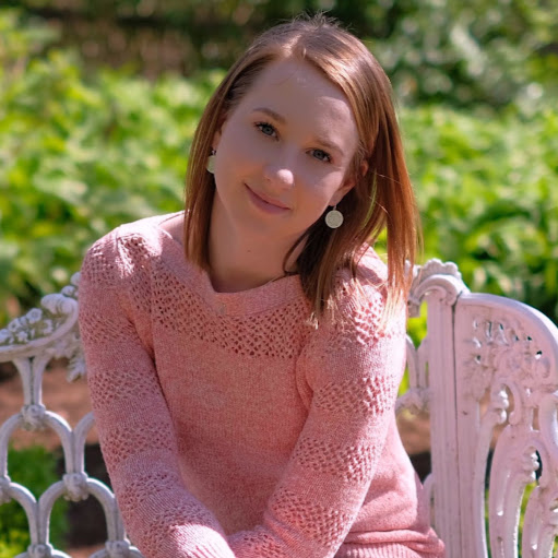 Emily Reed Photo 21