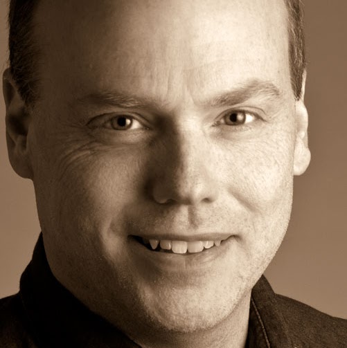 Paul Martinez Photo 30