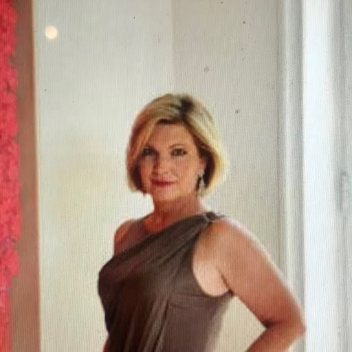 Robin Wells Photo 5