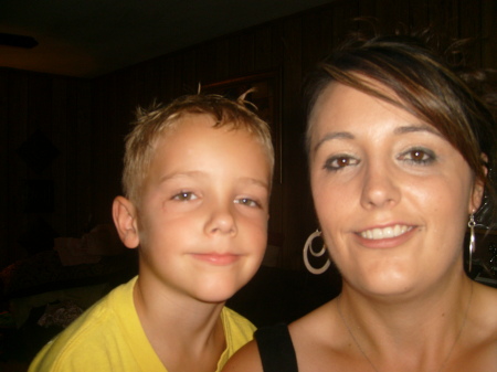 Kelly Roberts Photo 10