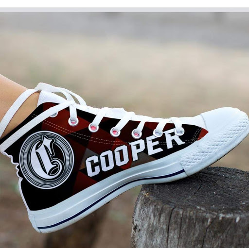 Robyn Cooper Photo 29