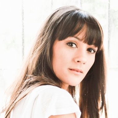 Paula Carbone Photo 11