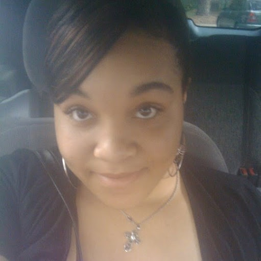 Alexis Gilmore Photo 15