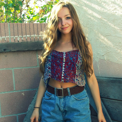 Alicia Menendez Photo 13