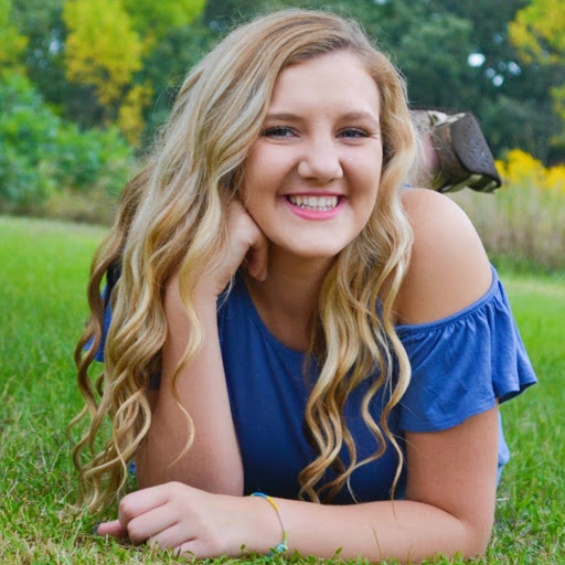 Bailey Anderson Photo 42