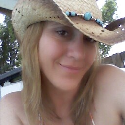 Laura Kirkland Photo 25
