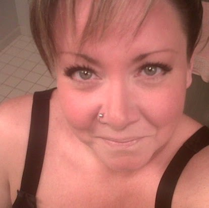 Andrea Markham Photo 34