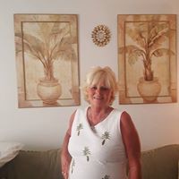 Vicki Squires Photo 24
