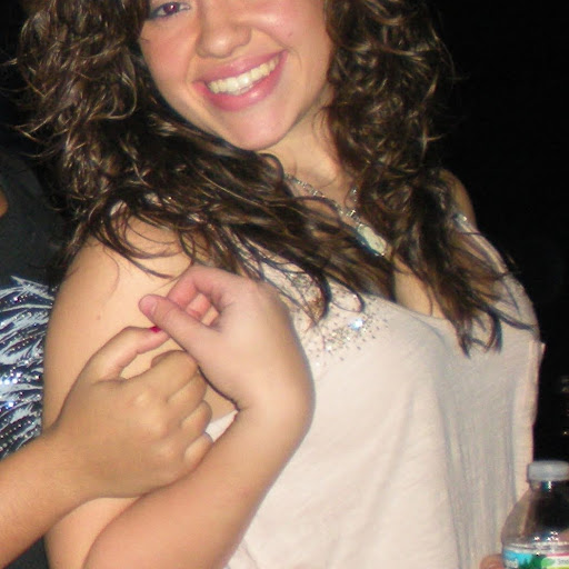 Stephanie Rios Photo 33