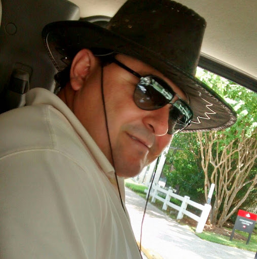 Hector Quintanilla Photo 19