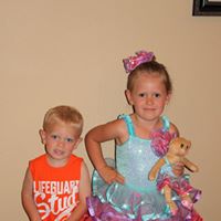 Marie Larson Photo 12