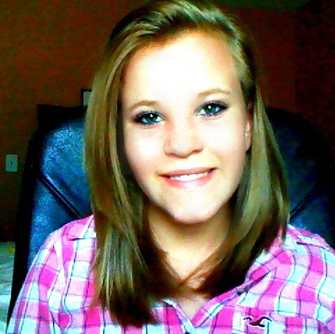 Caitlin Foster Photo 34