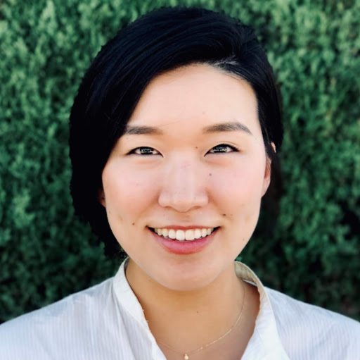 Jennifer Hong Photo 40