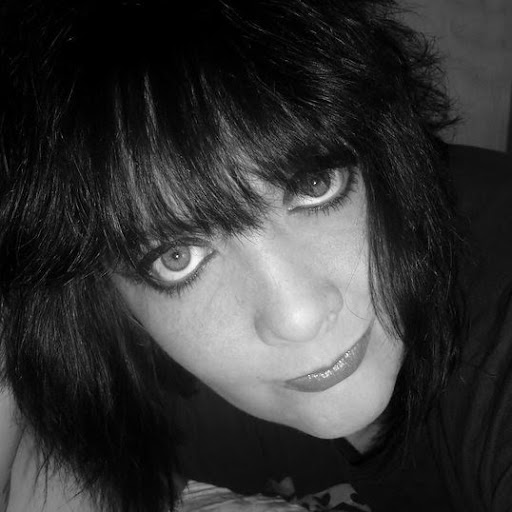 Amy Roper Photo 9