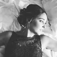 Emily Metzger Photo 24
